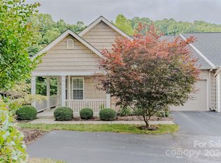 46 Old Creek Ln, Laurel Park, NC 28739