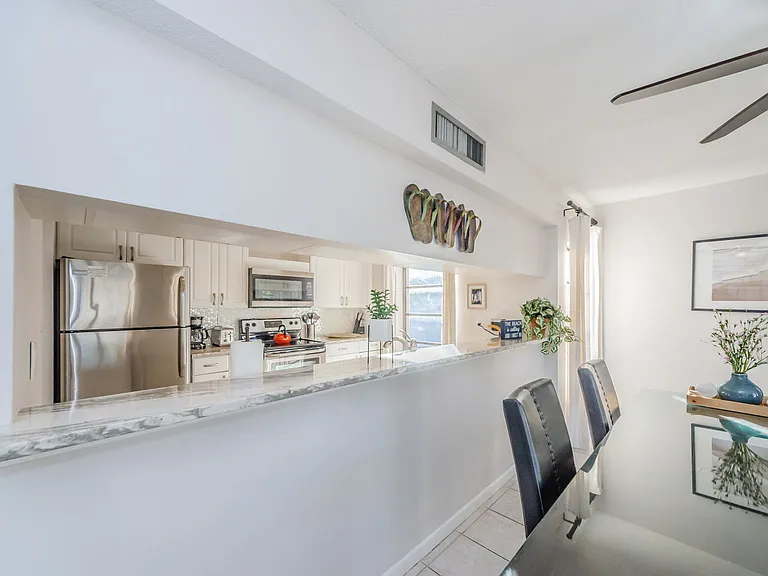 15 Glendale St #1B — Photo 22