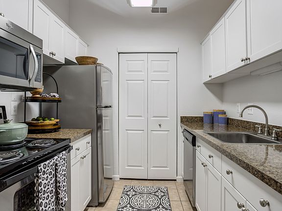 3rd image of 36200 Dequindre Rd #125