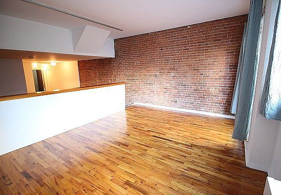 4th image of 320 E 65th St APT 318