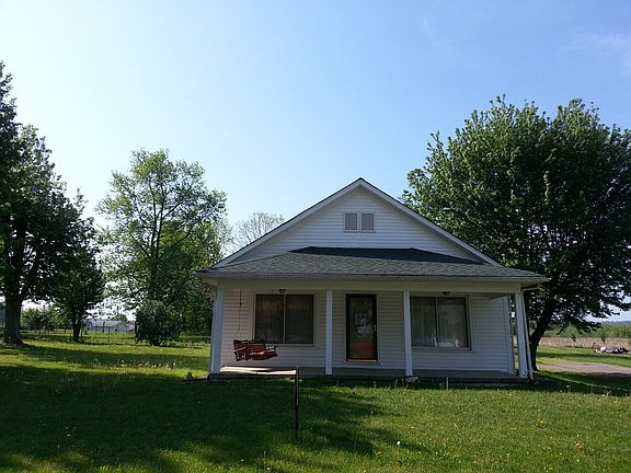 4th image of 4526 Broadway St