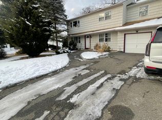 29 Crooked Hill Rd #1, Huntington, NY 11743