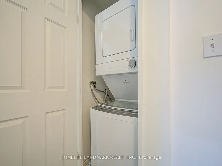 43 Eglinton Ave E #1003 — Photo 15