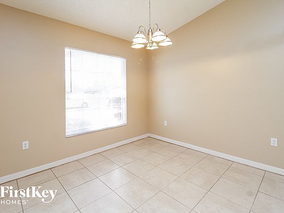 4th image of 703 Pelican Ct