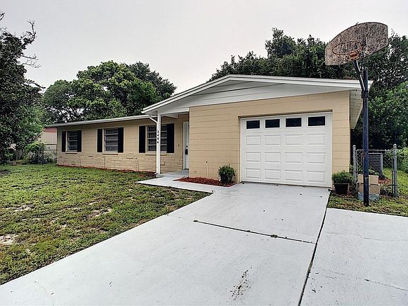 2nd image of 2404 Driftwood Dr