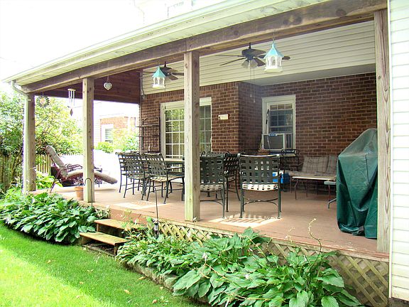 3rd image of 55 Oak Dr