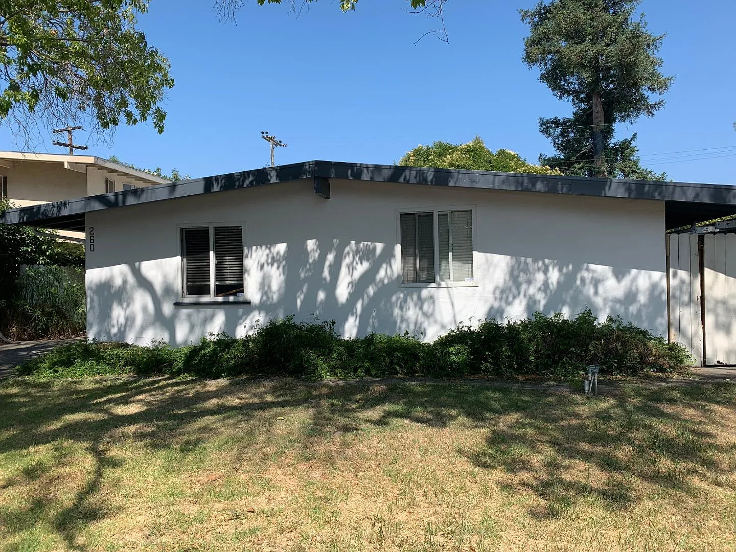 260 N Rengstorff Ave photo 1