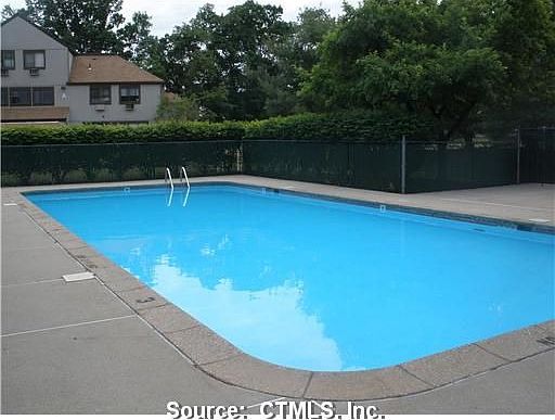 2nd image of 40 Pineview Dr