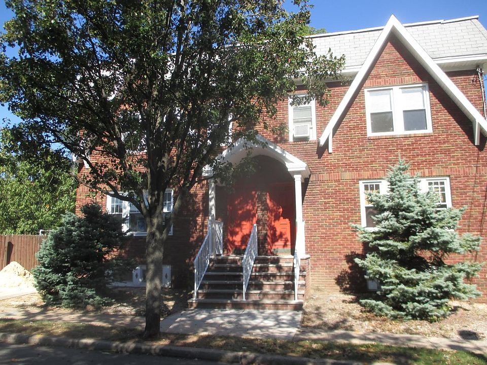 1st image of 10 Morton Pl #1