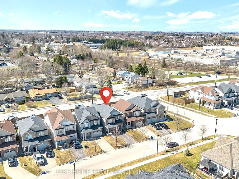 19 Findlay Way — Photo 49