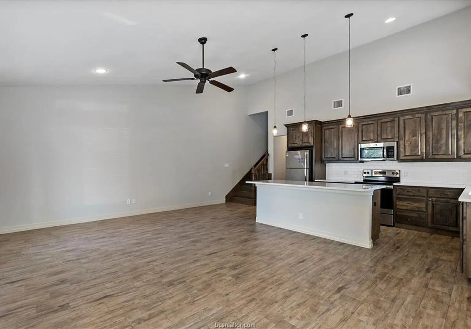 1007 Foster Avenue — Photo 4