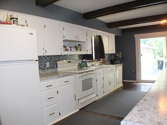 3rd image of 2671 Midvale Pl E