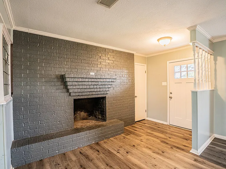 204 Jill Ln — Photo 6