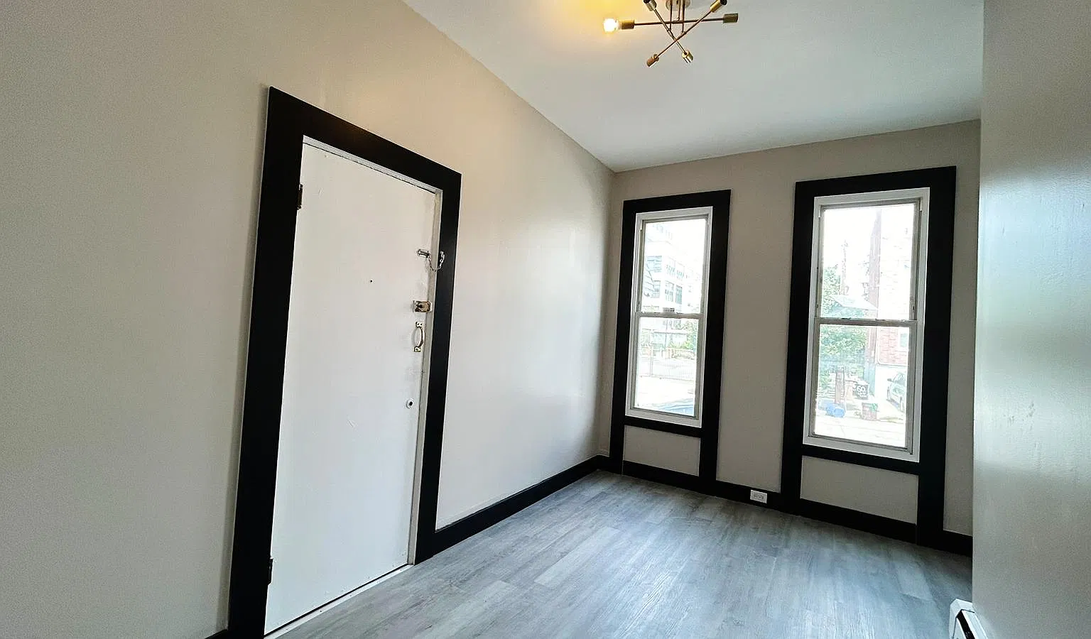 3 bed, 850 sqft, $1,950 — Photo 4
