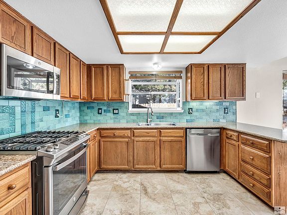 4th image of 406 Meagan Dr