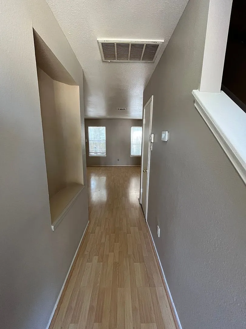 9625 Sugar Hill Dr — Photo 3