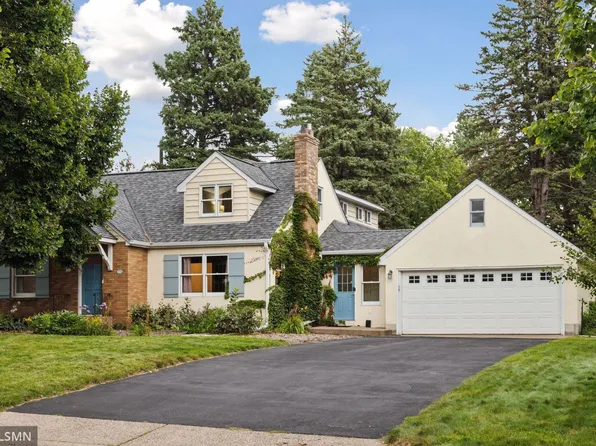 1776 Saint Marys St, Falcon Heights, MN 55113