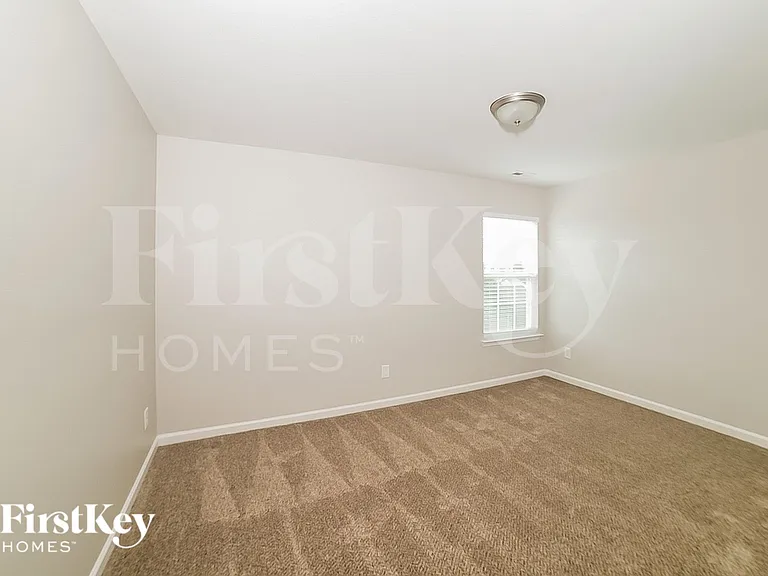 121 Fining Ct — Photo 10