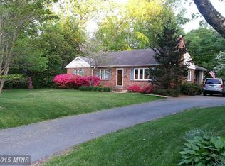 6709 Kennedy Ln, Falls Church, VA 22042