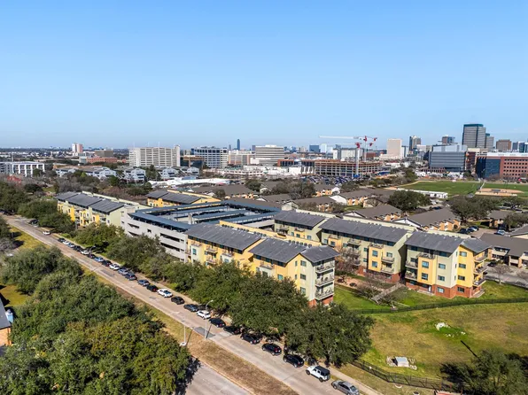 2121 El Paseo St APT 1200, Houston, TX 77054