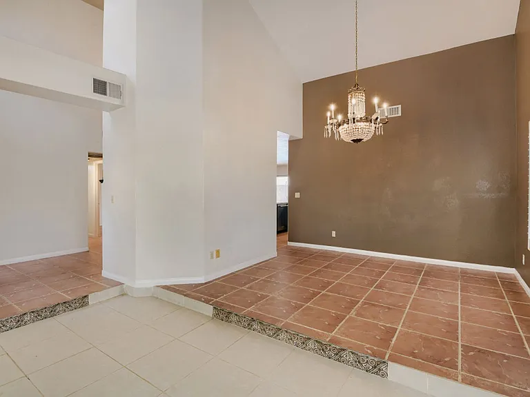 912 Portulaca Ct — Photo 4