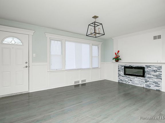5th image of 7307 W 111th St
