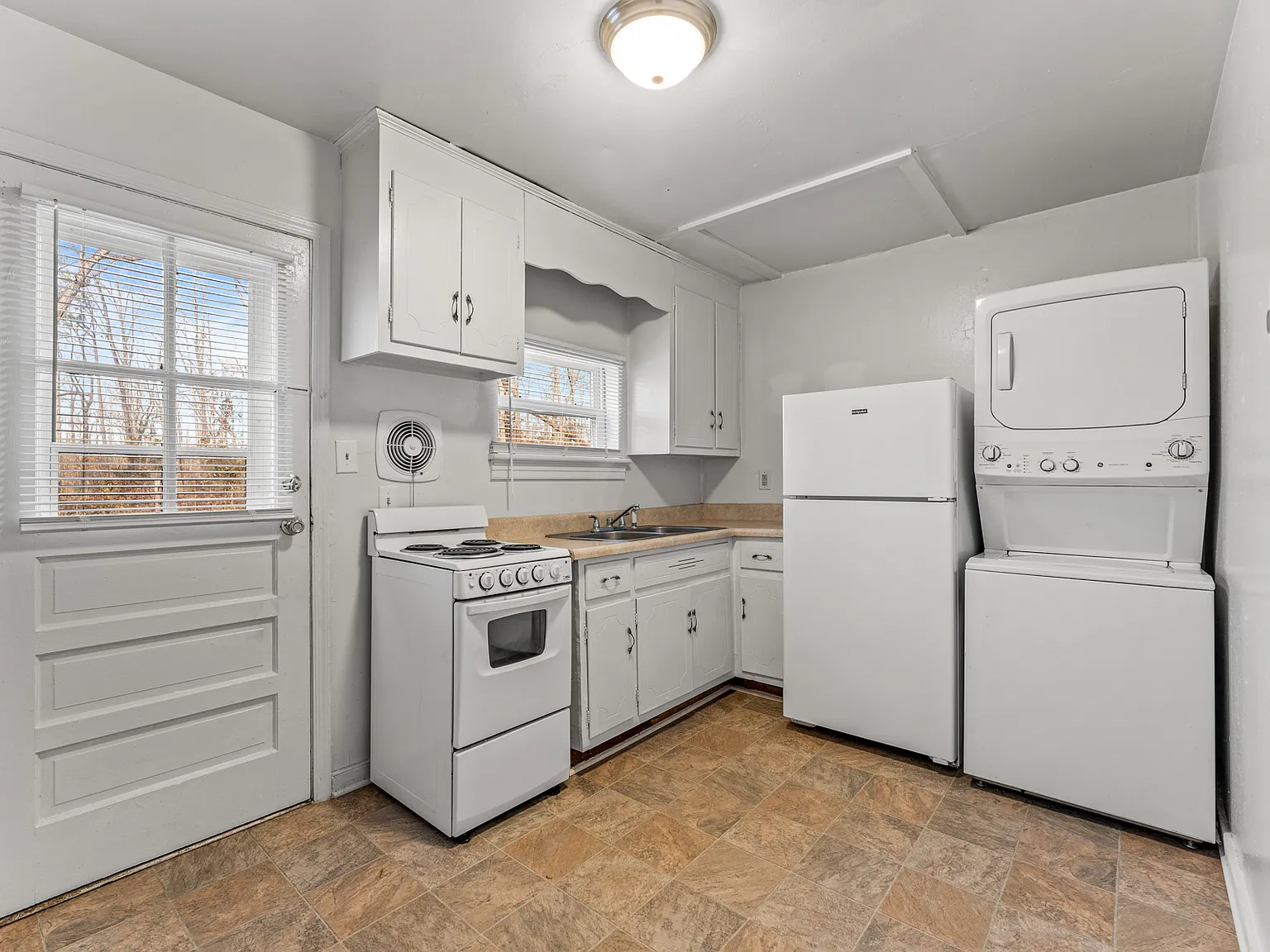 2 bed, 750 sqft, $1,394 — Photo 4