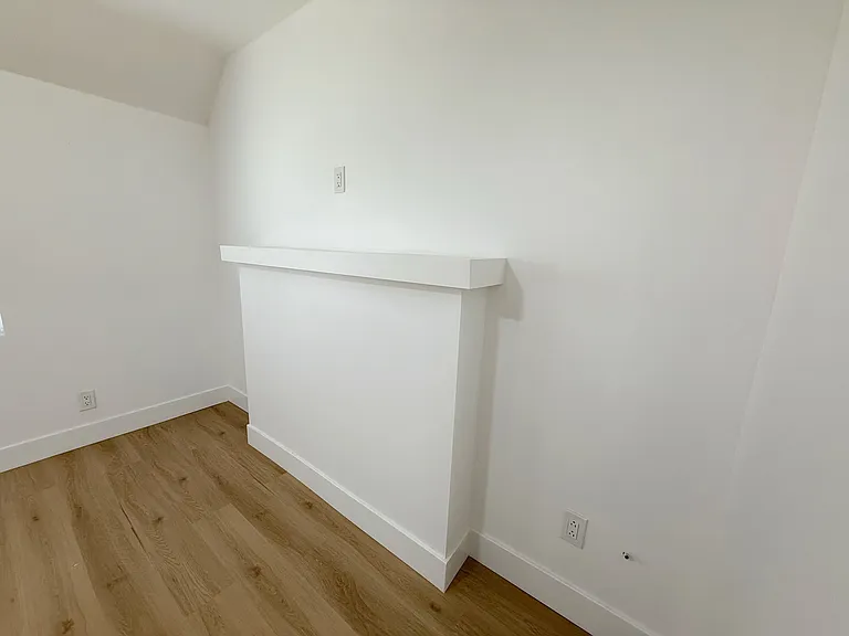 4218 Lockwood Ave #8 — Photo 5