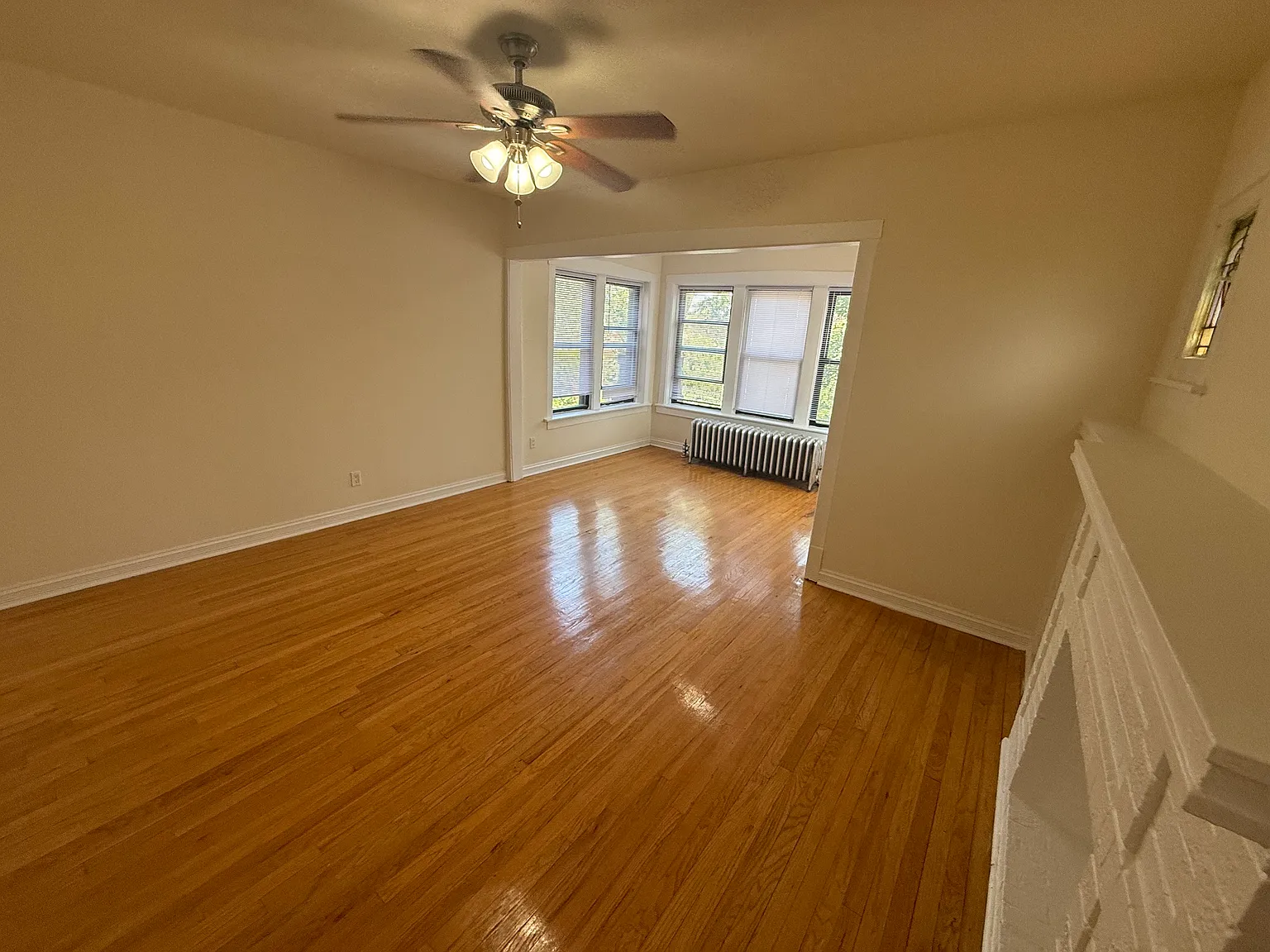 2 bed, 1300 sqft, $2,100 — Photo 4