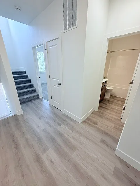 4 bed, 1868 sqft, $2,795 — Photo 3
