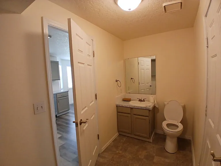 2807 Laurel Way — Photo 4