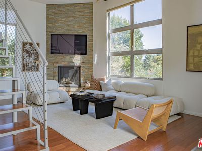 2465 N Gower St, Los Angeles, CA, 90068