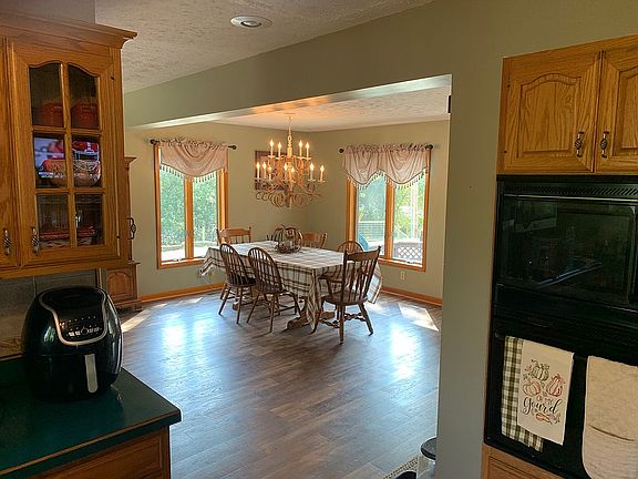 Kitchen to dinning area