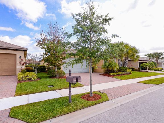 4th image of 11956 SW Crestwood Cir