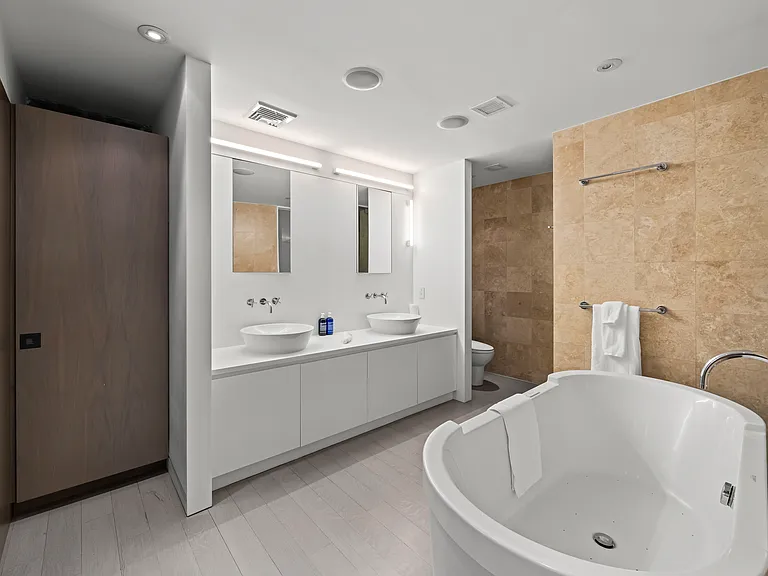 5 E 13th St #2 — Photo 32