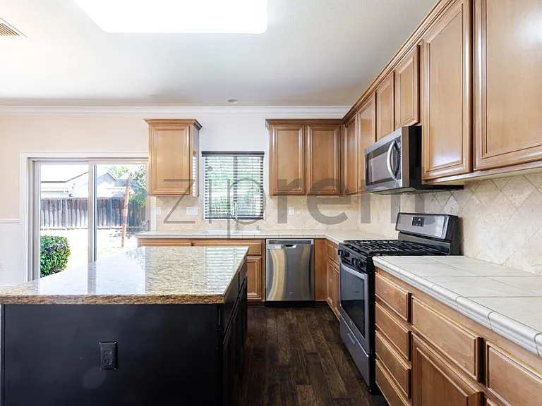 5609 Freestone Dr — Photo 13