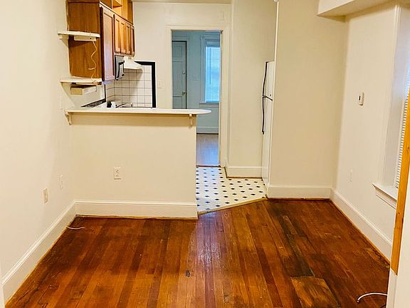4th image of 3310 Ellwood Ave APT A