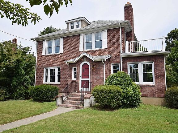 2nd image of 243 Van Cott Ave