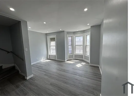 3 bed, $3,200 — Photo 4
