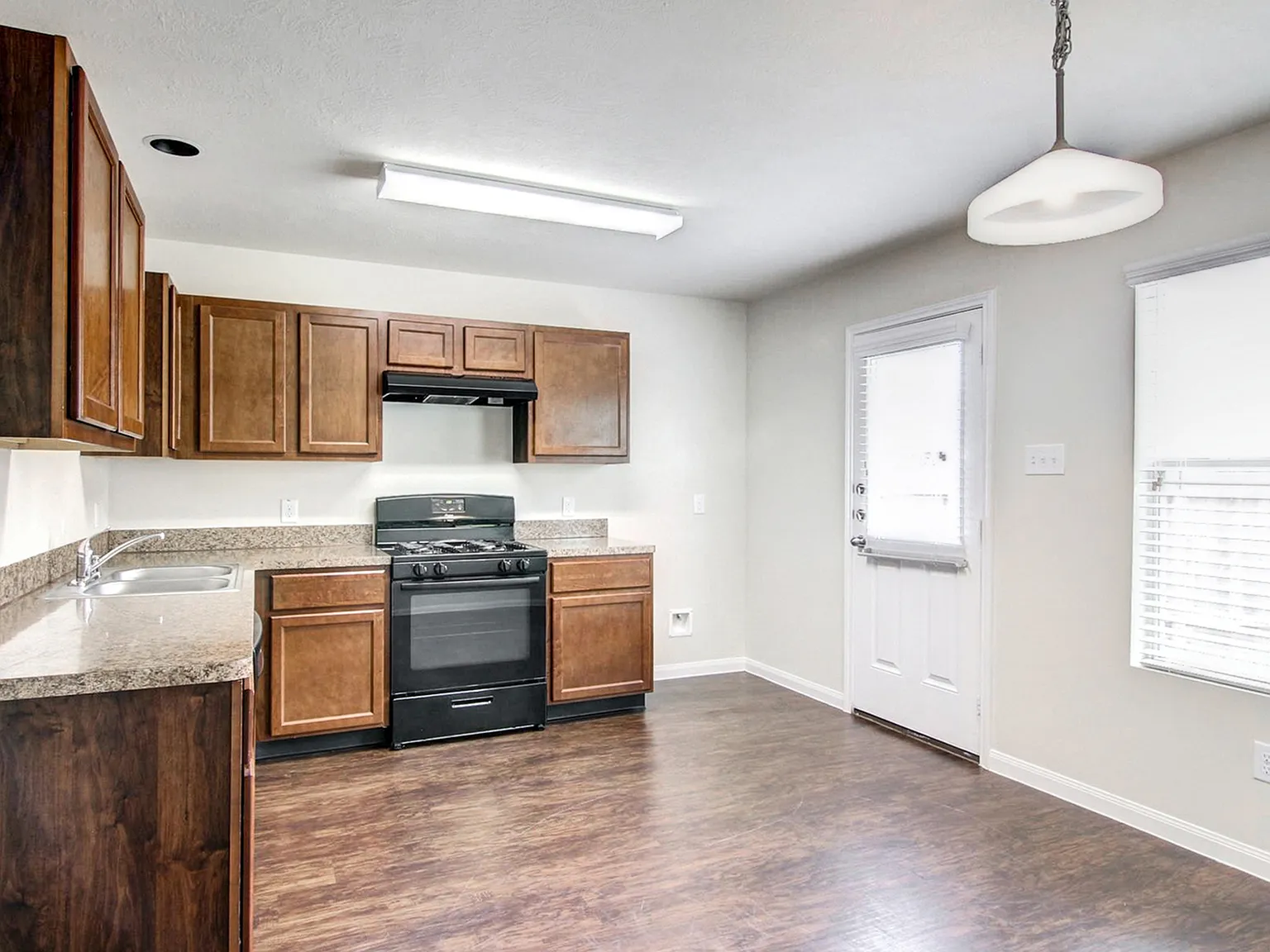 South Post Oak Manor — Photo 2