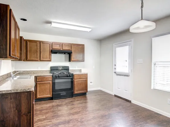 5627 Post Oak Manor Dr, Houston, TX 77085