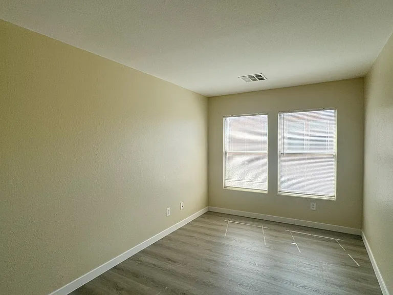 8305 Golden Amber St — Photo 8