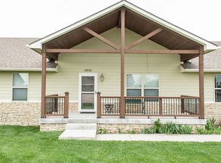 9998 Lavender Ln, Manhattan, KS 66502