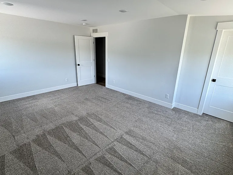 300 Dc Ln #300B — Photo 12