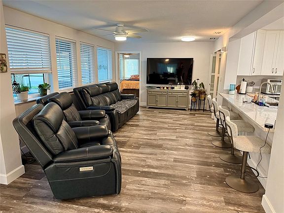 3rd image of 5524 Leeward Ln