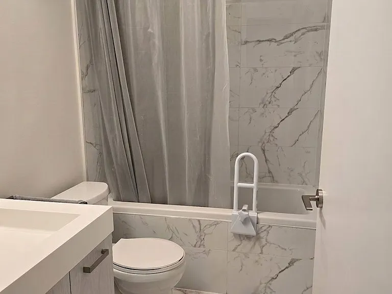 203 Catherine St #204 — Photo 8