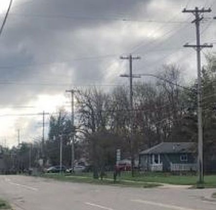 Exterior Neighborhood (street photo)