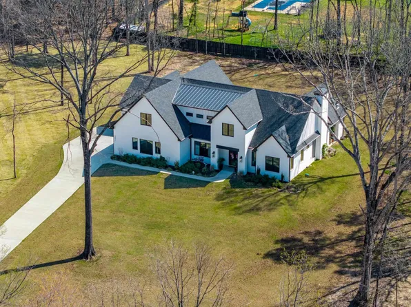 (undisclosed Address), Benton, AR 72019