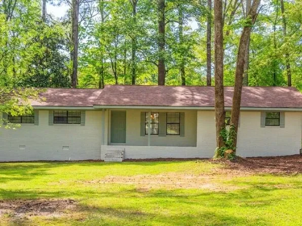 1068 Beaverdale Rd NE, Dalton, GA 30721