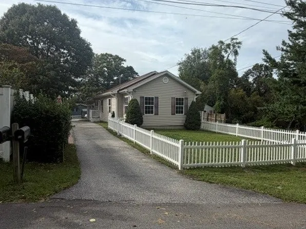 12 Holloway Rd, Glen Burnie, MD 21060